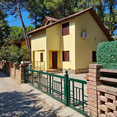 Villa 23 Qerret Golem (Tirana)